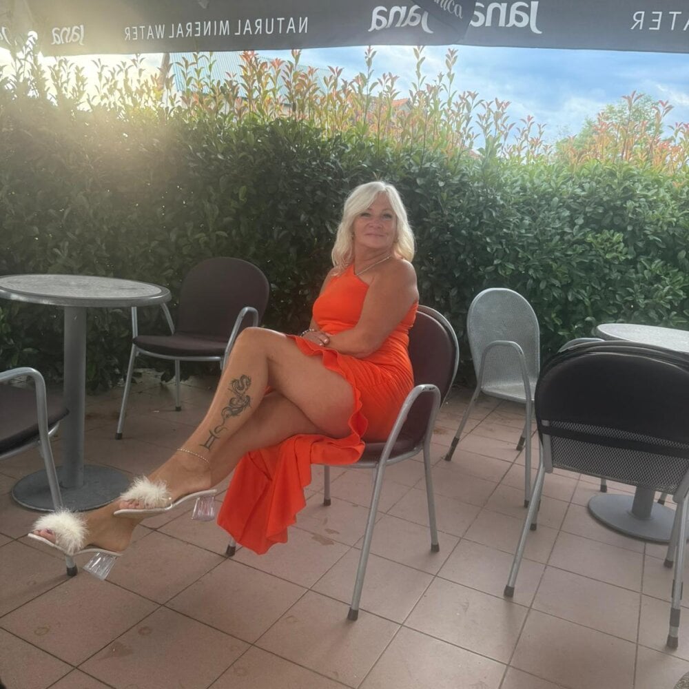 livesex.fan juliana60 livesex profile in from-paradise cams