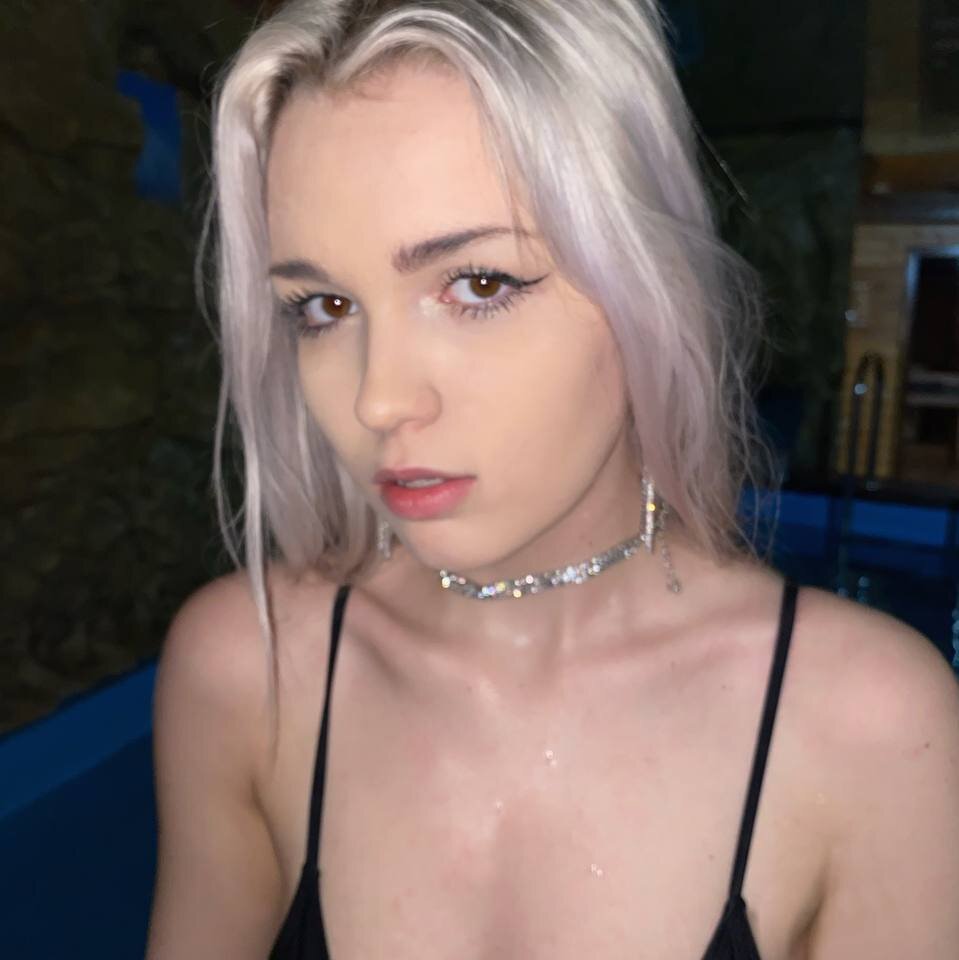 em_hill nude on cam A