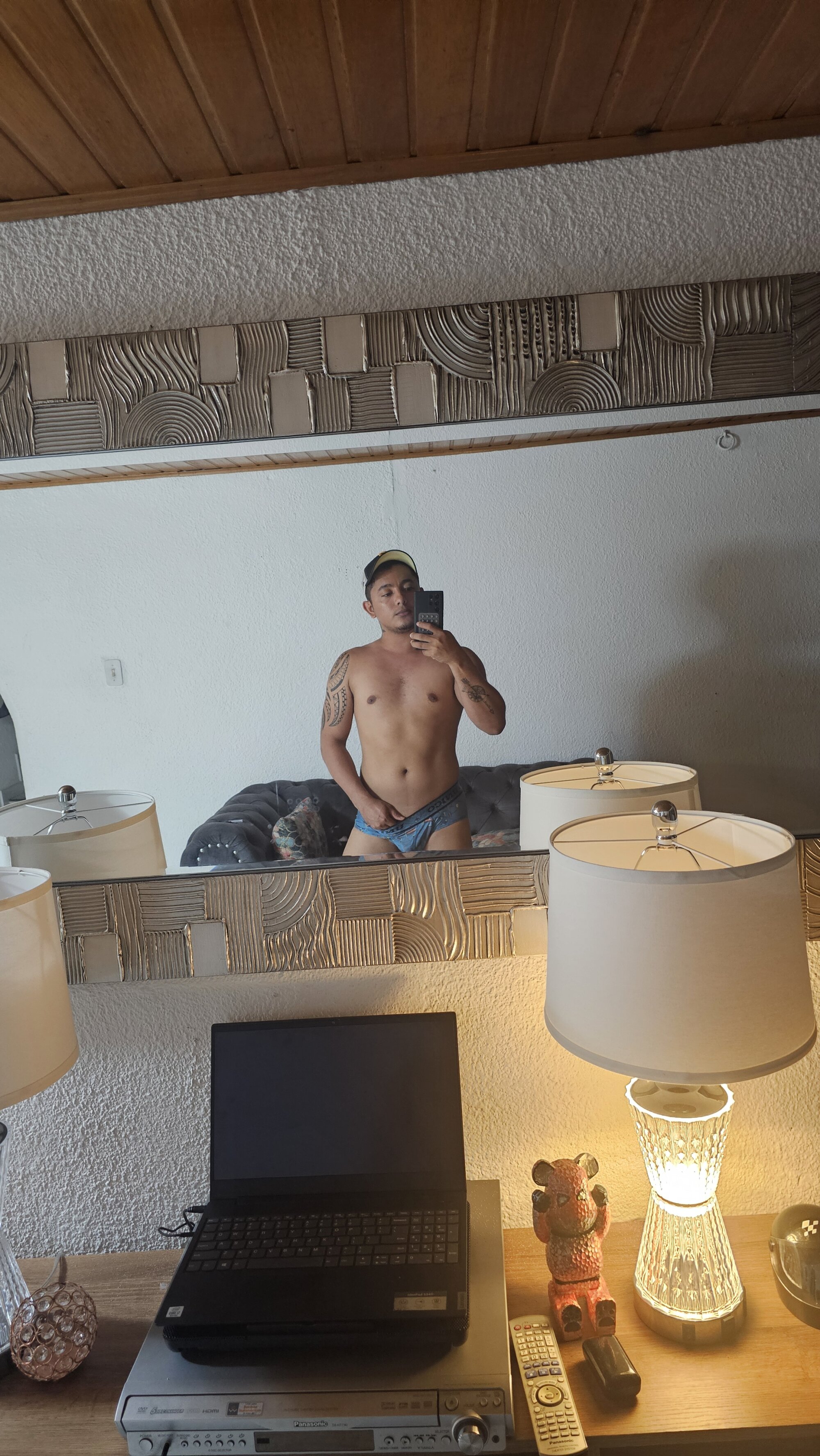Aramis_Hot