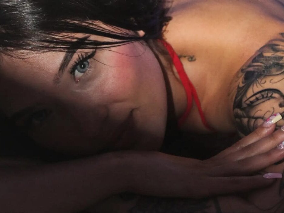 sweetlx_charlotte from stripchat