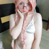 Holy_Rae's Offline XXX Chat