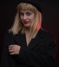 BlondiKitty's Offline Chat Room