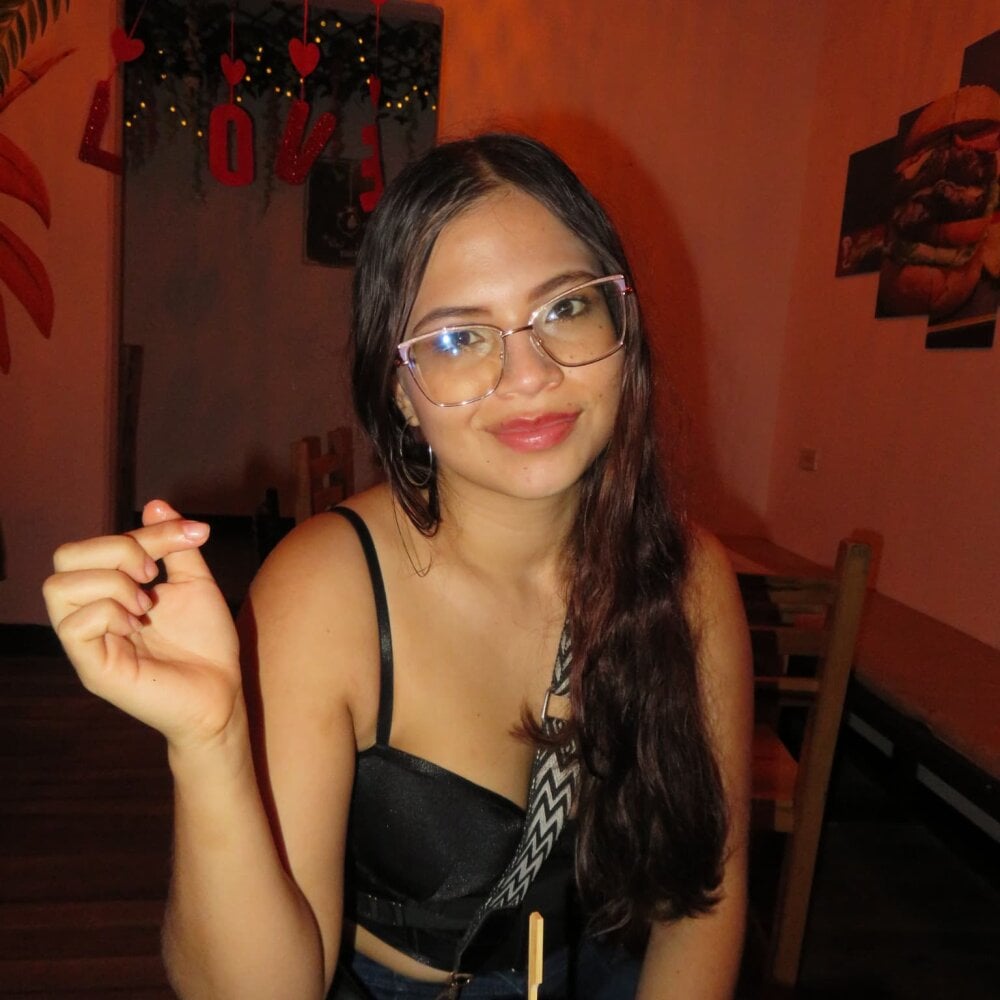 kattaleya_21 live cam model at StripChat