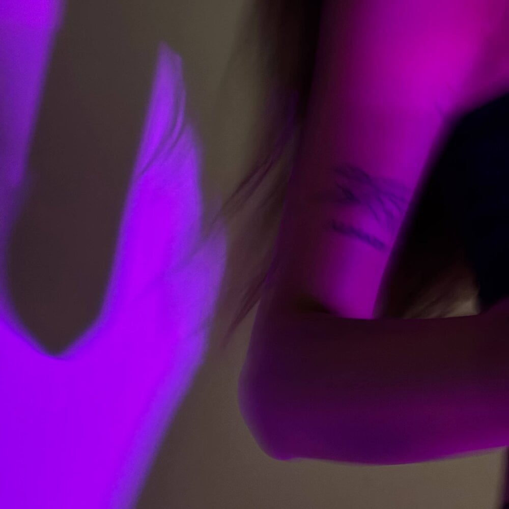 sexcityguide.com maya_sol livesex profile in between-the-possible-and-the-unforgettable cams