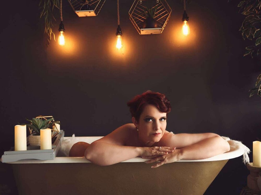 myliveeroticcams.com trailerparktracee livesex profile in right-behind-the-screen cams