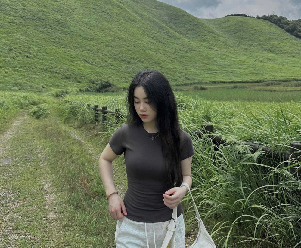 zhen-zo from stripchat