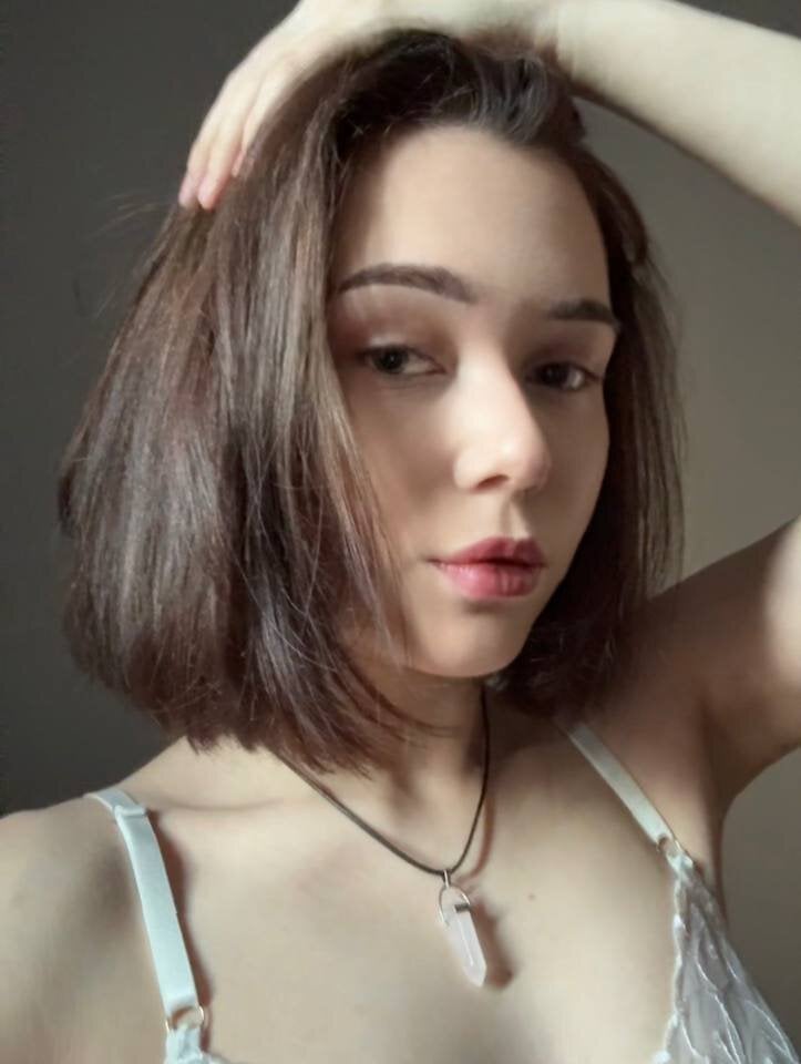 sleekcams.com elyamur livesex profile in in-youur-dreams cams