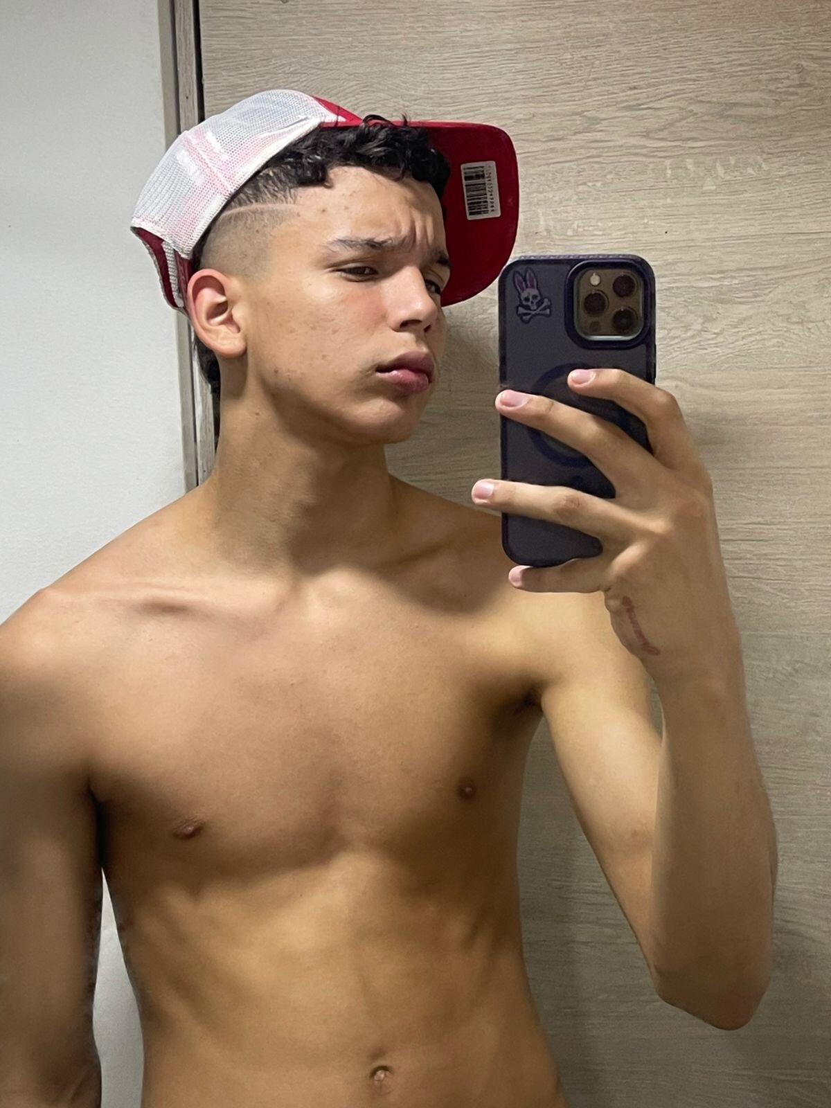 Axel_tiwn_