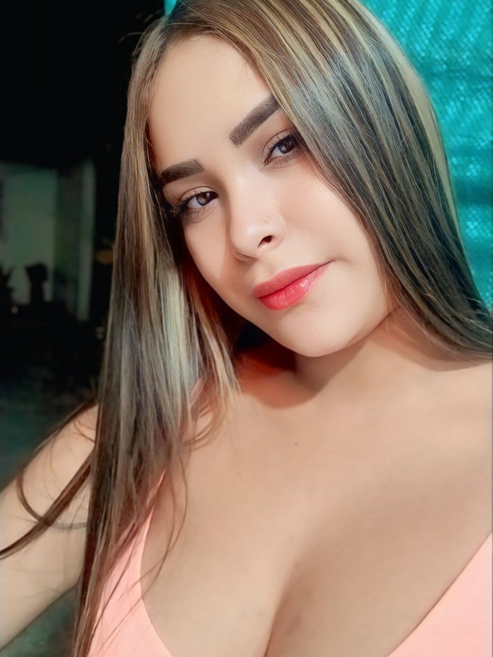 stripchat samanta-safiye webcam profile pic via cam-performer.com