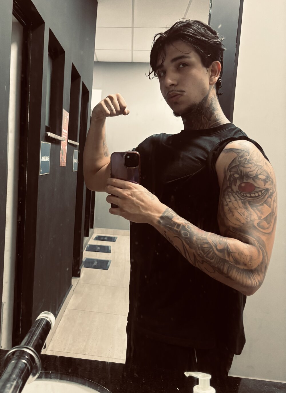 RealGdiass' Offline XXX Chat