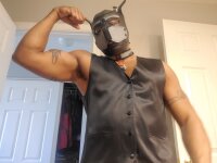 1Muscleblack's Offline XXX Chat