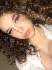 Stephanie_Miriam's Offline Chat Room