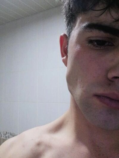 Alppo Live Cam on StripChat and RICams