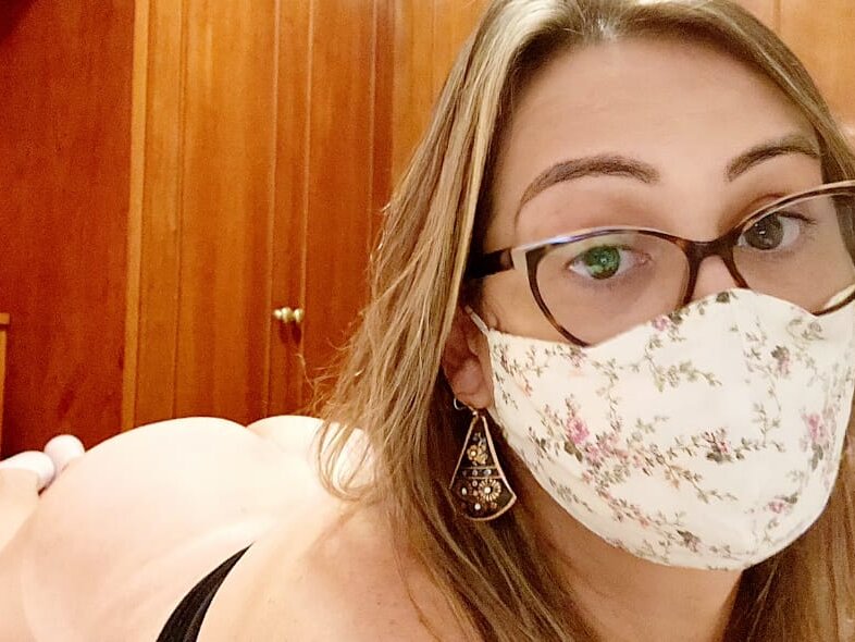 MILFforBoys's most recent online preview