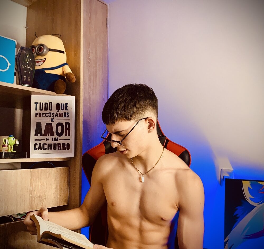 rollo_rodriguez nude on cam A