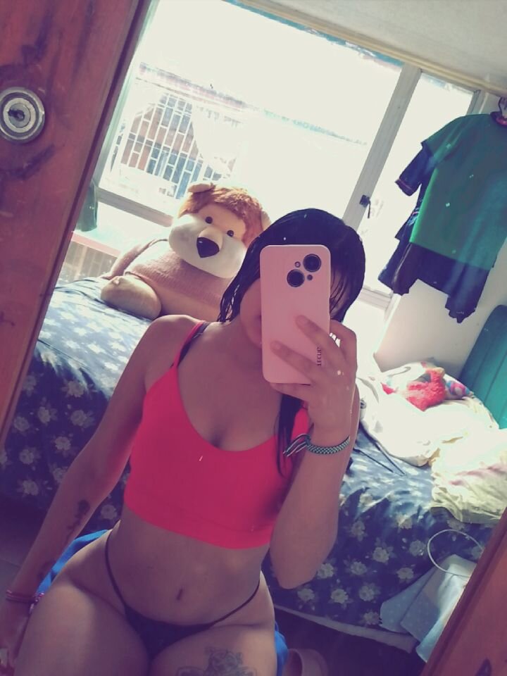 ashley_jhons2