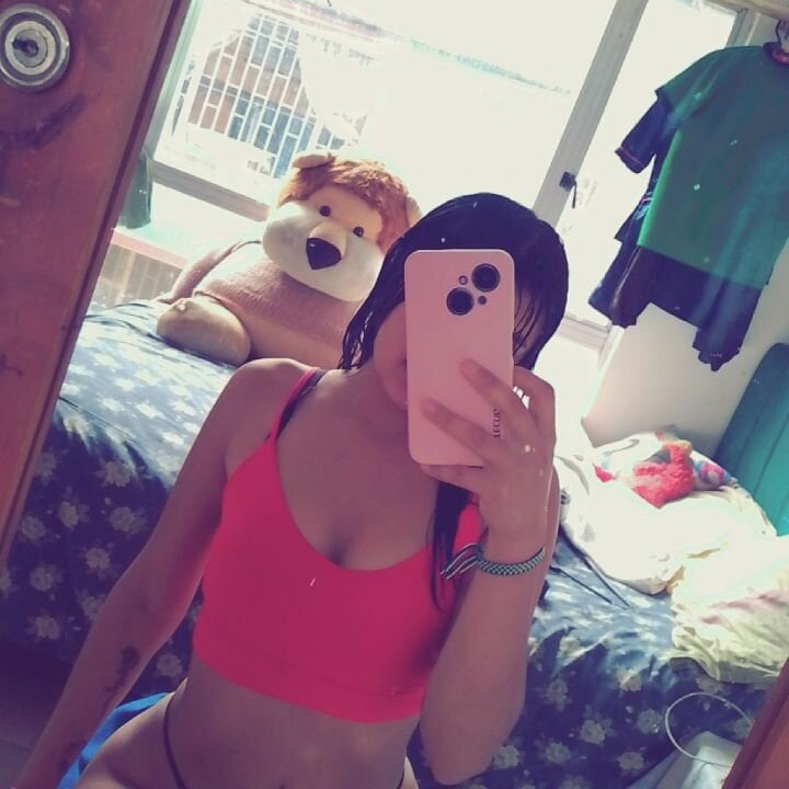 ashley_jhons2