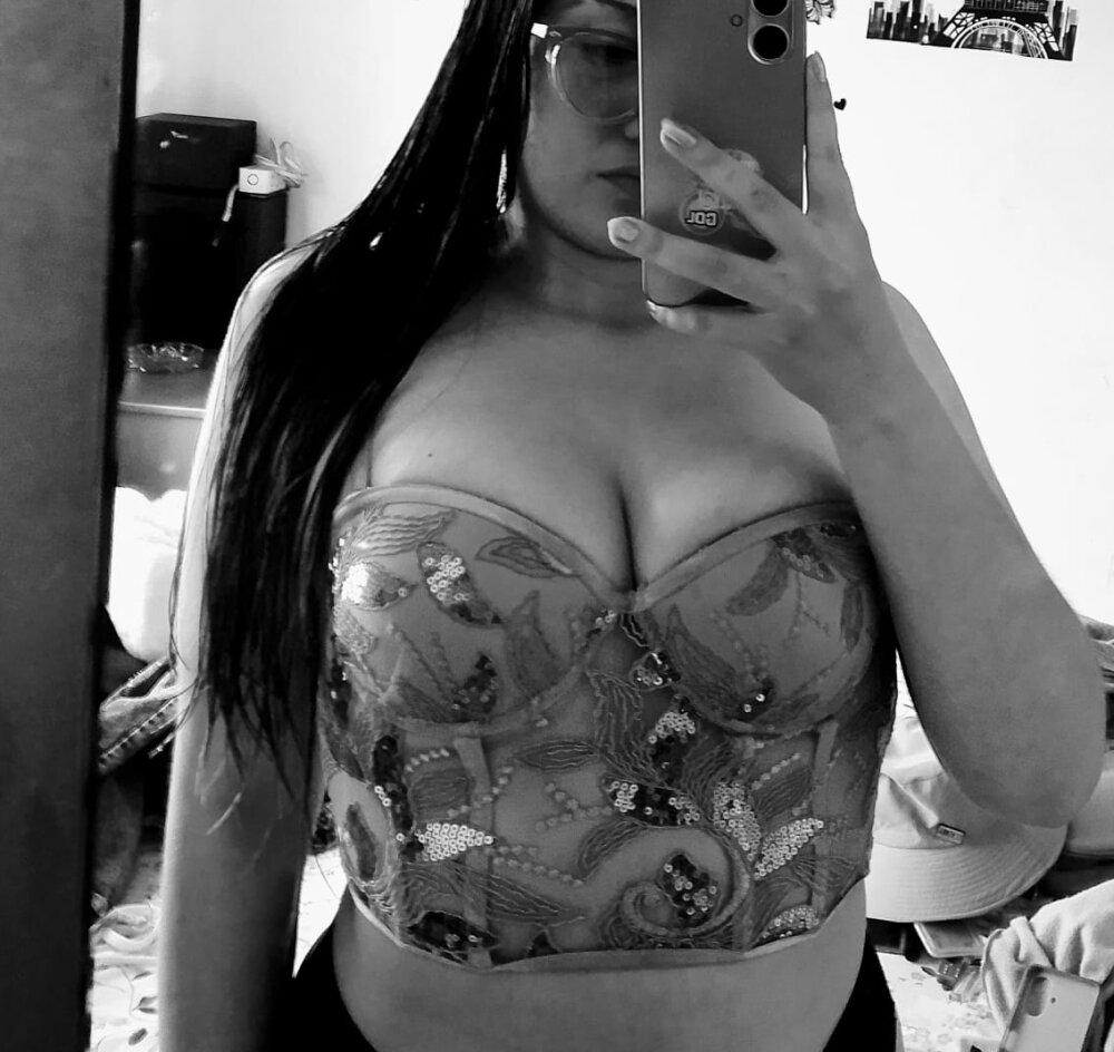 Sweett_Dominikn Offline XXX chat