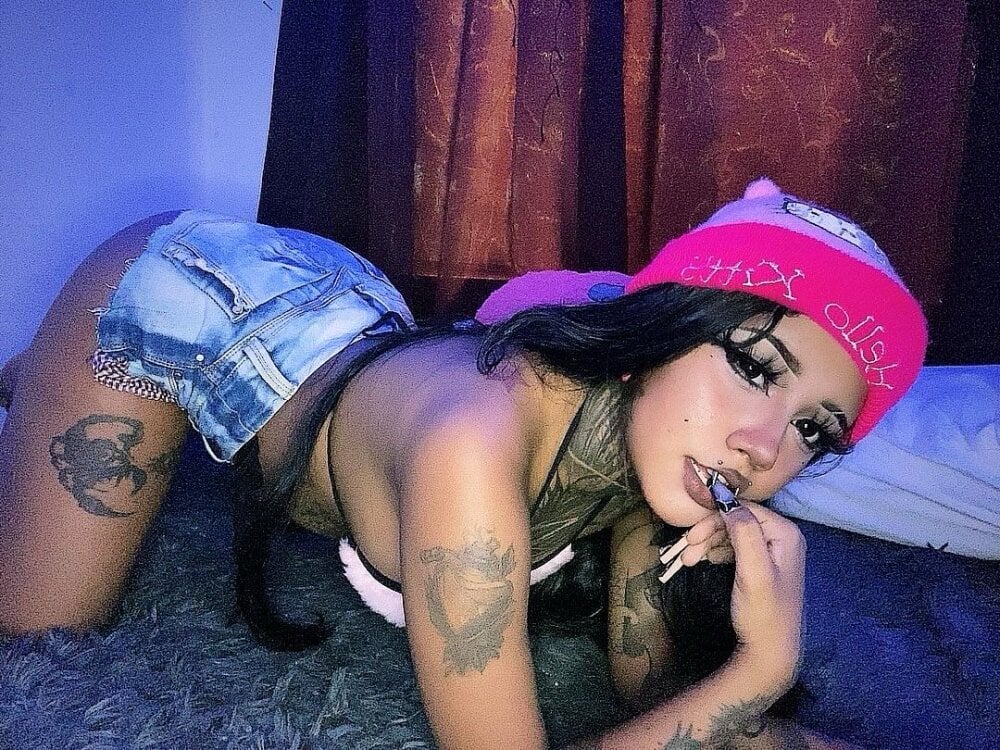 KymmKitty's Offline XXX Chat