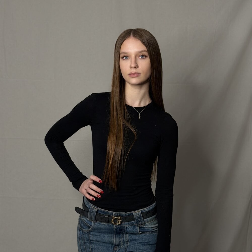 mega-camsex.net briankeye livesex profile in small-tits cams