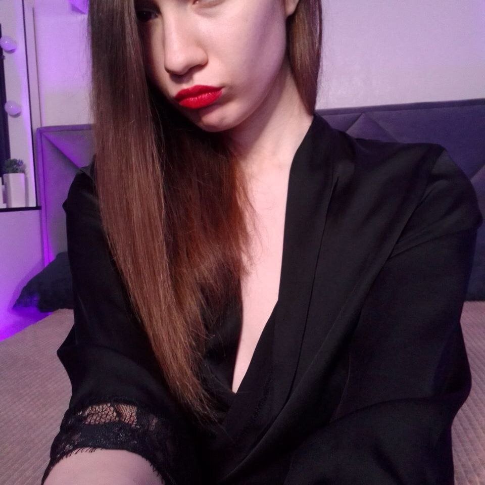 Kitty_kitty1_ Offline XXX-chat