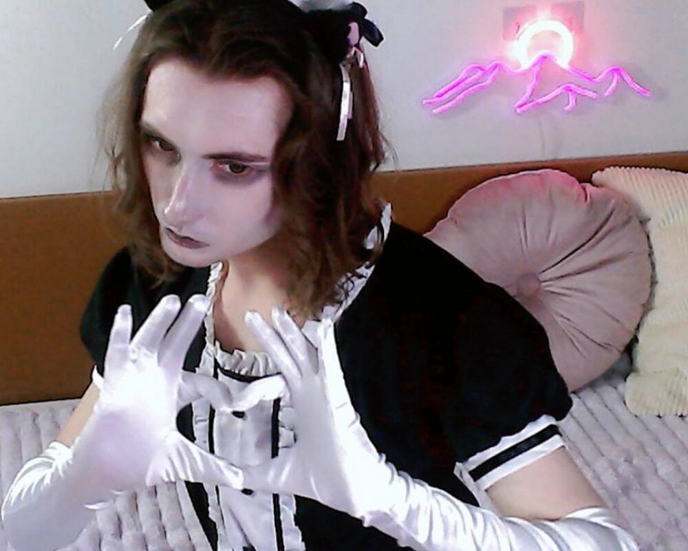 whitekittenenergy from stripchat