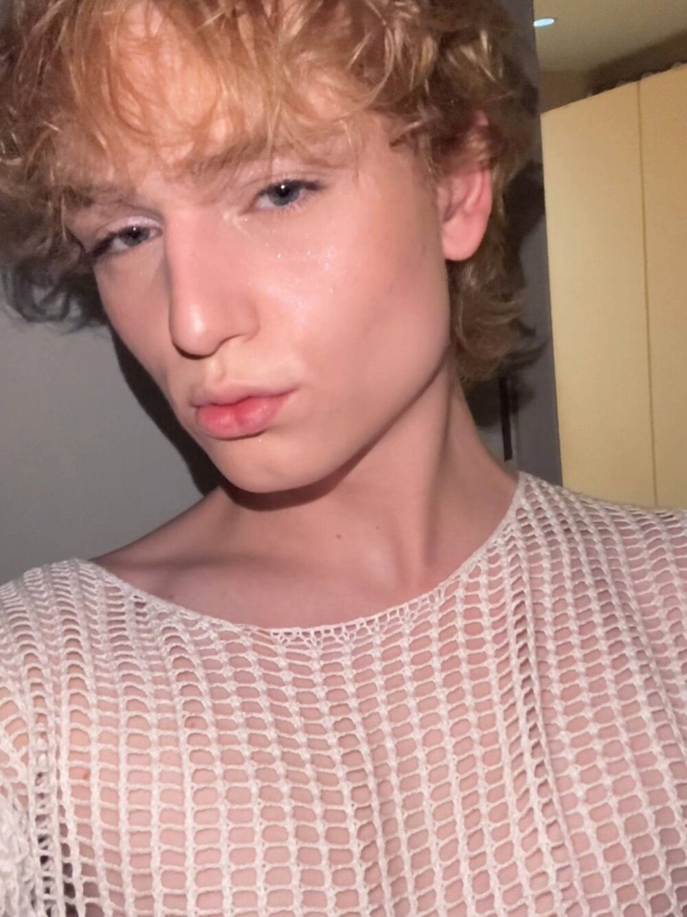 alx_st from stripchat