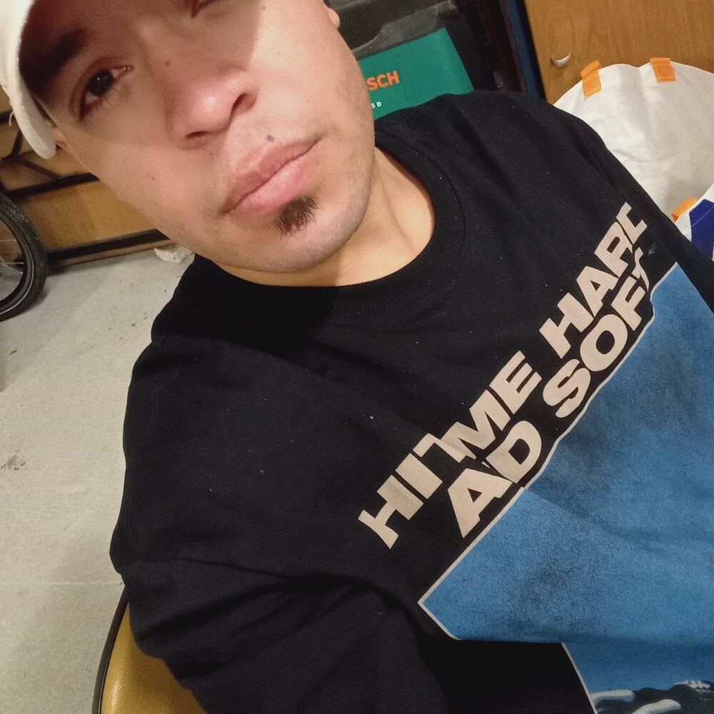 RiffedTruant's Offline XXX Chat