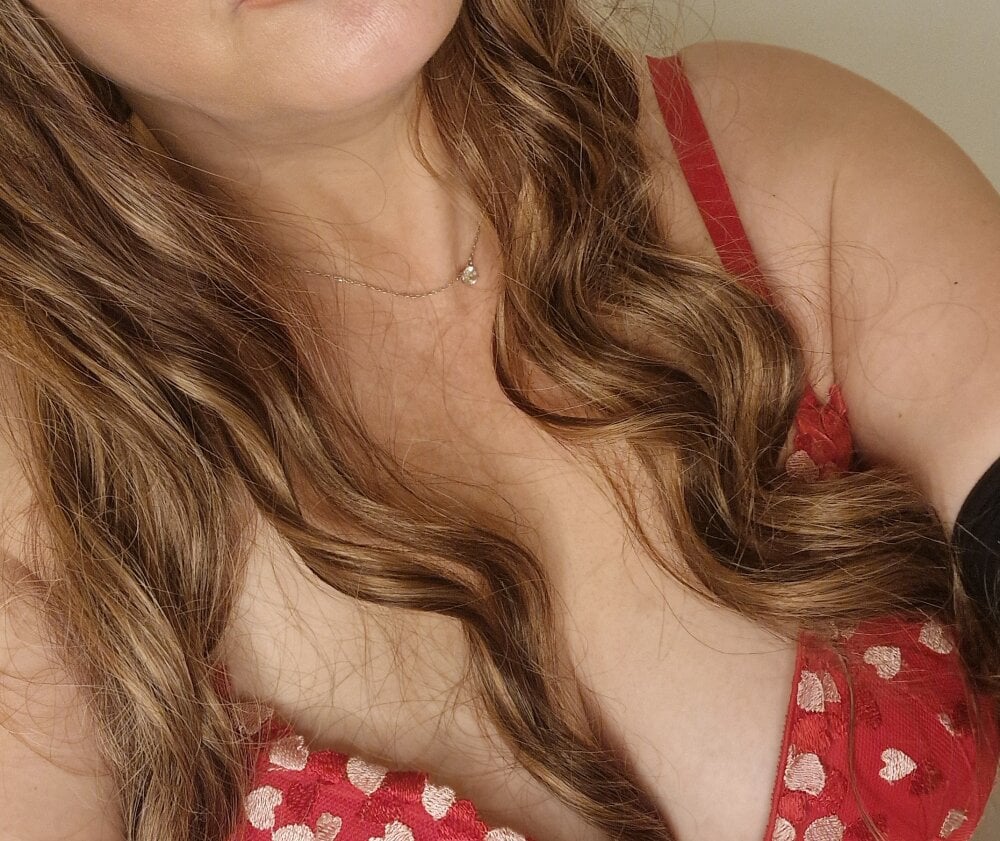 stripchat naturalbeexx webcam profile pic via livestrip-joy.com