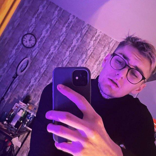 asher_8888