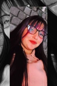 EvangelineAnni's Offline Chat Room