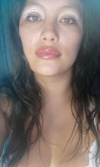 Evelyn_xxx's Offline Chat Room