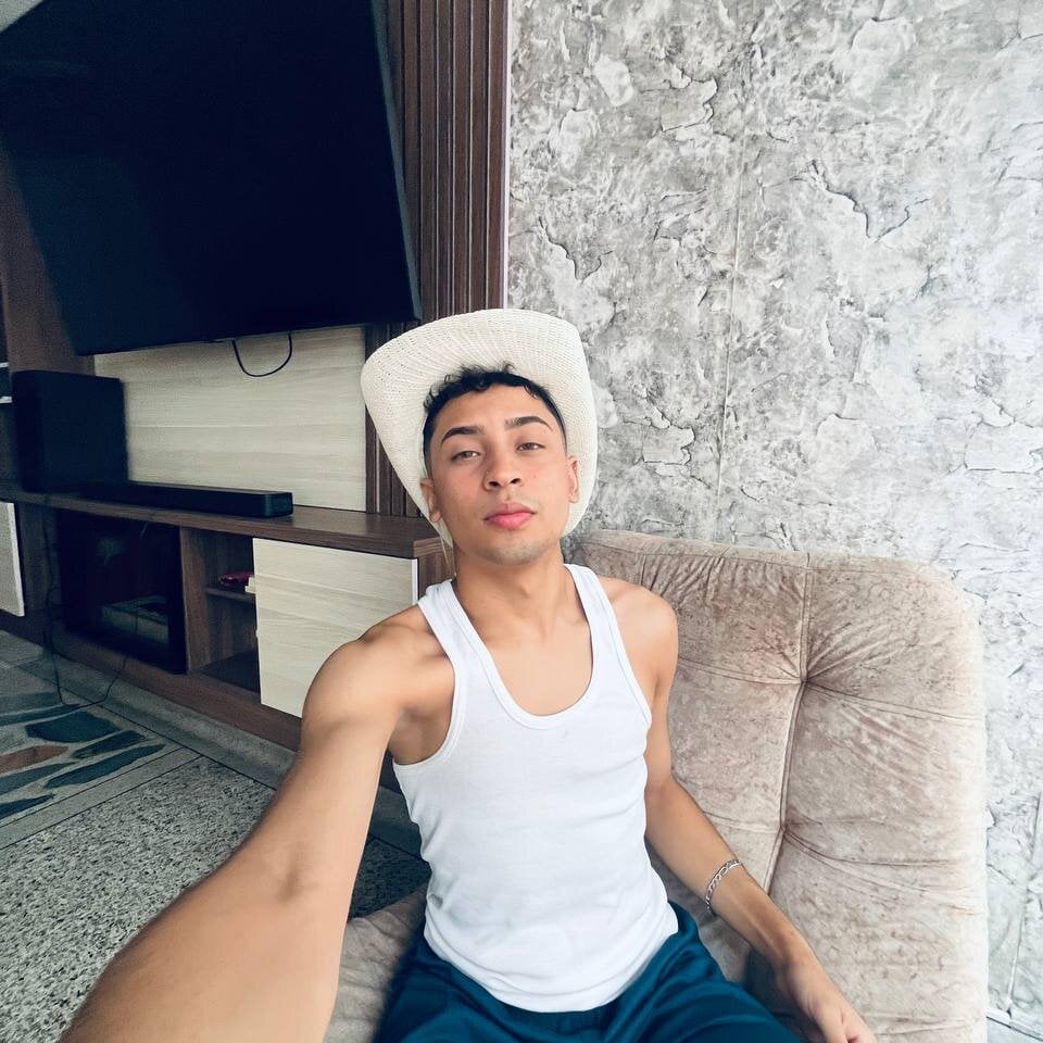 jhon_hall from stripchat