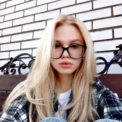 AvroraYoung 🧙 stream