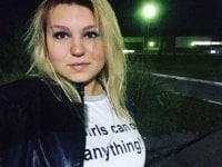 JennyFresh's Offline Chat Room