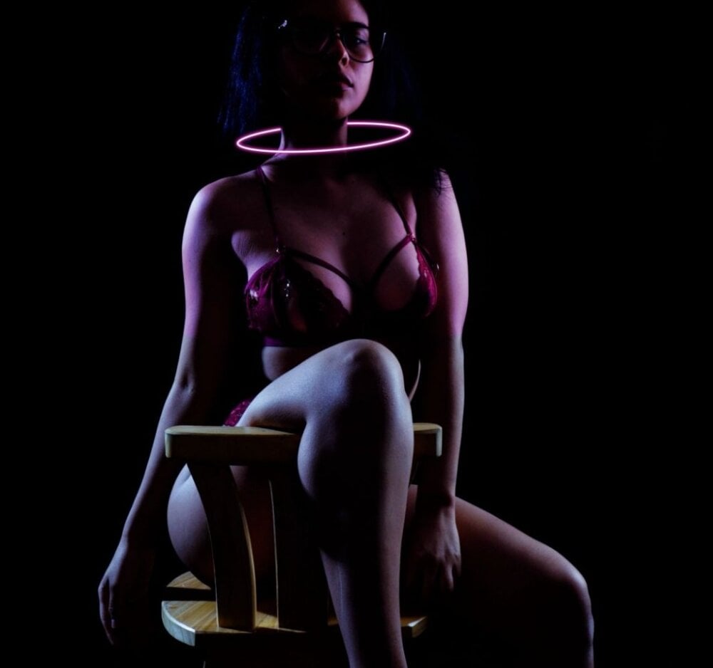 evaferrer69 from stripchat