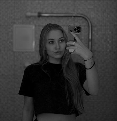 Mia_milleks on StripChat