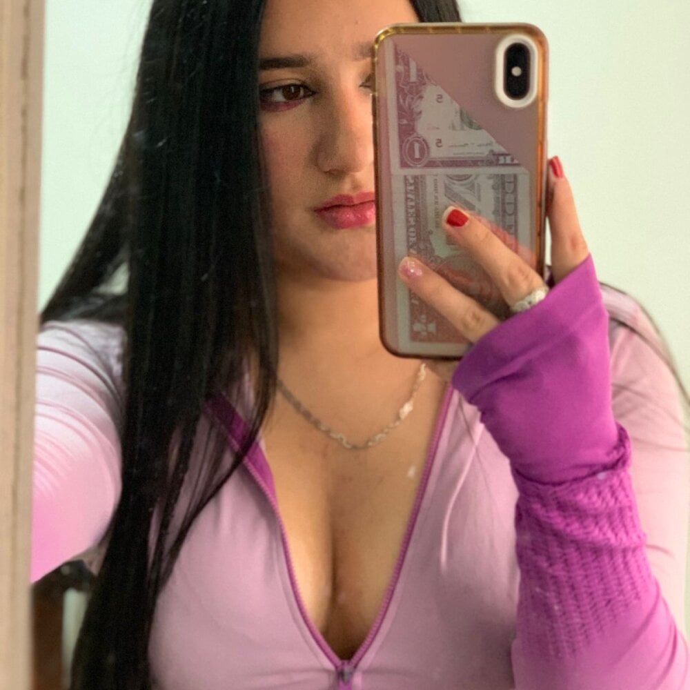 Alison-Hot-'s Offline Chat Room