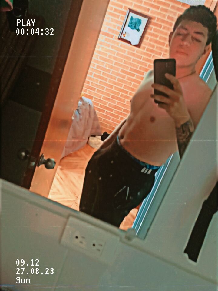 Live sex webcam photo for christian_cute #290265690