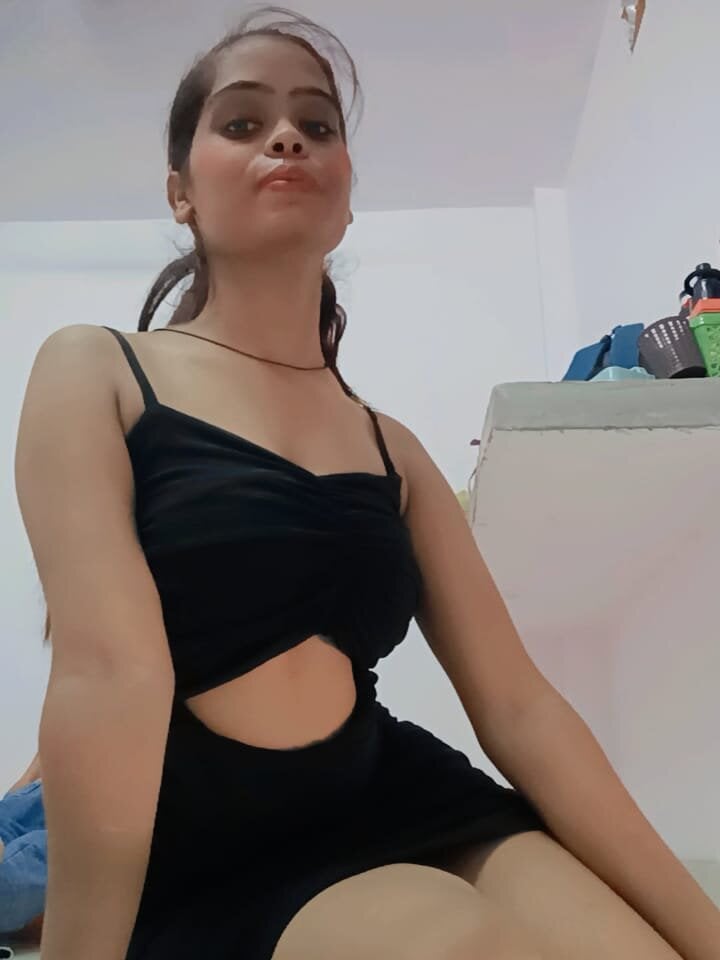 SexyDeepika2311's Offline XXX Chat