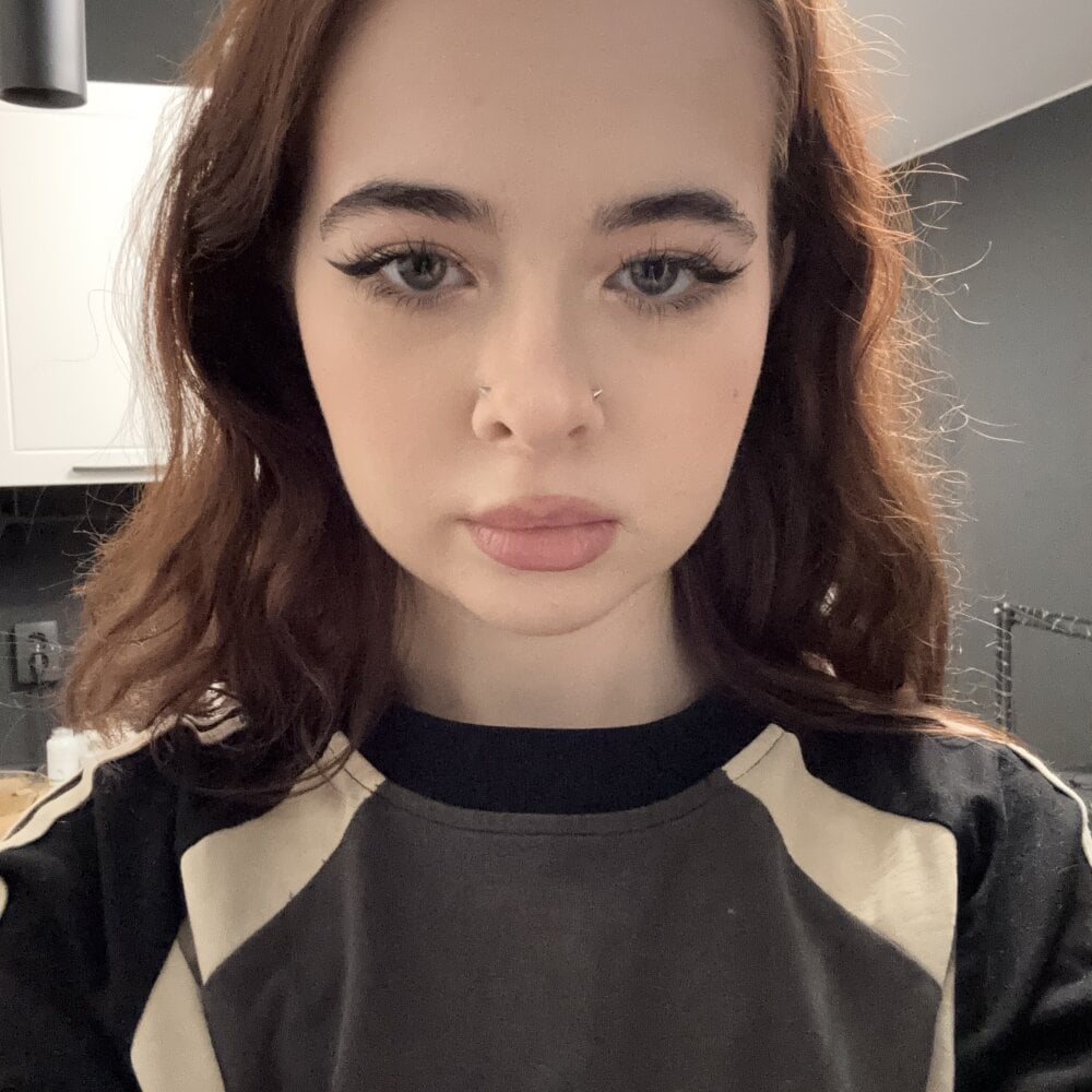 watchgirlcam.com renaegrazier livesex profile in french cams