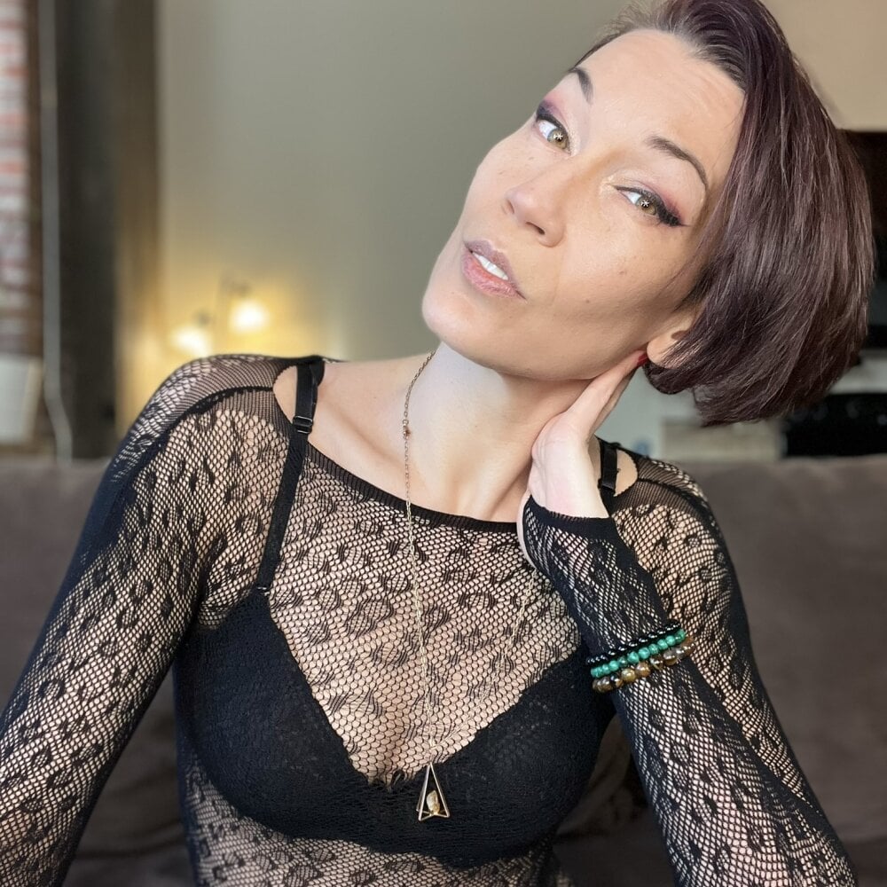 Live sex webcam photo for EveEnigma #290710537