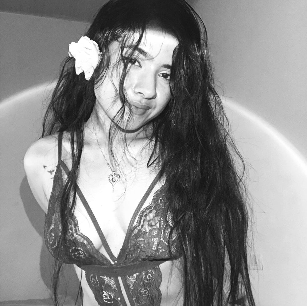 adara_johnson__ from stripchat