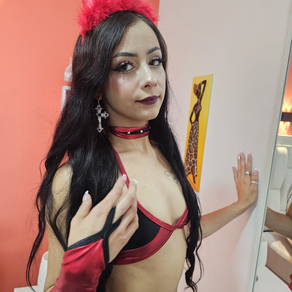 cameron_naughty from stripchat