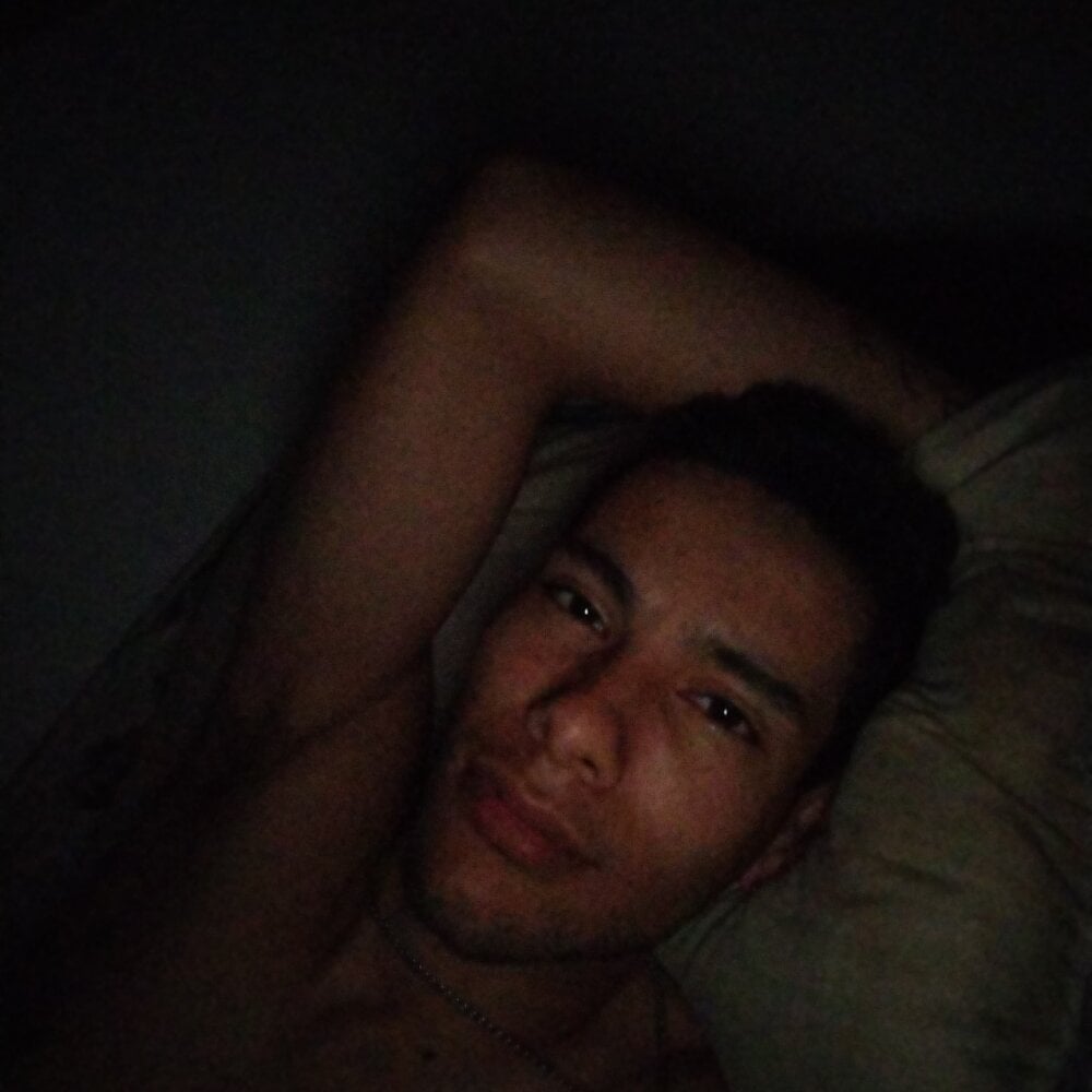 TuPuti21's Offline XXX Chat