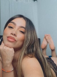TaylorGray_'s Offline Chat Room