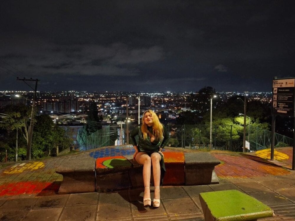 6livesex.com amyg777_s livesex profile in bisexual cams