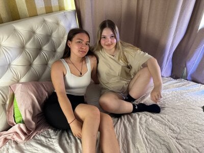 MarieNellie - Stripchat Couple 