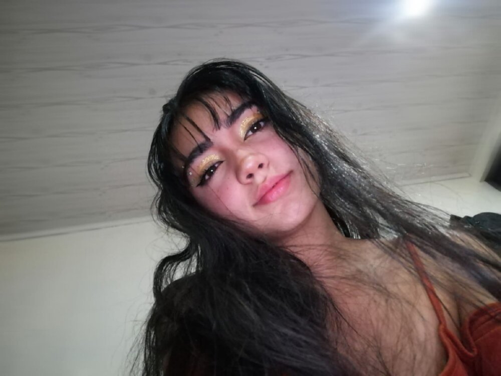 Live sex webcam photo for AntonellaPinkk_ #290720194