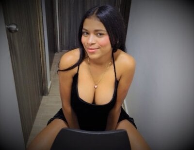 naked chatroom Mia CaroliIna